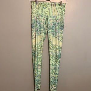 NWOT TEEKI LEGGINGS SIZE S